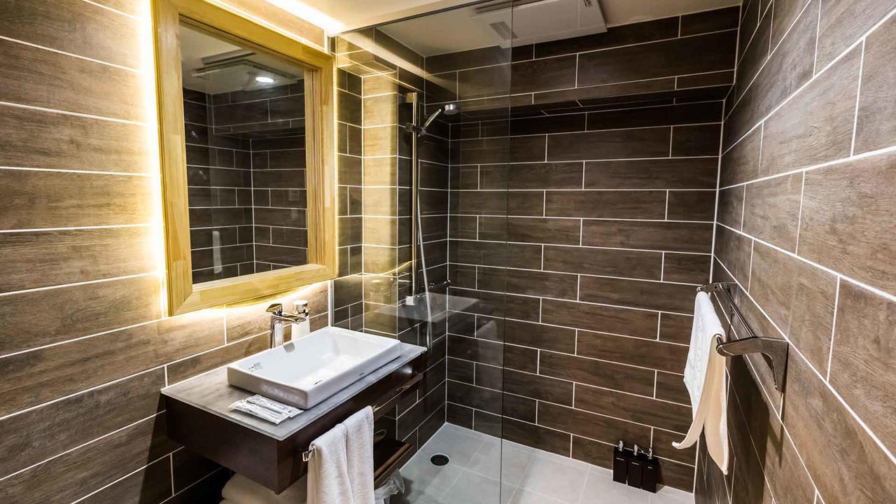 Hotel Silverhorn Mioko Kültér fotó